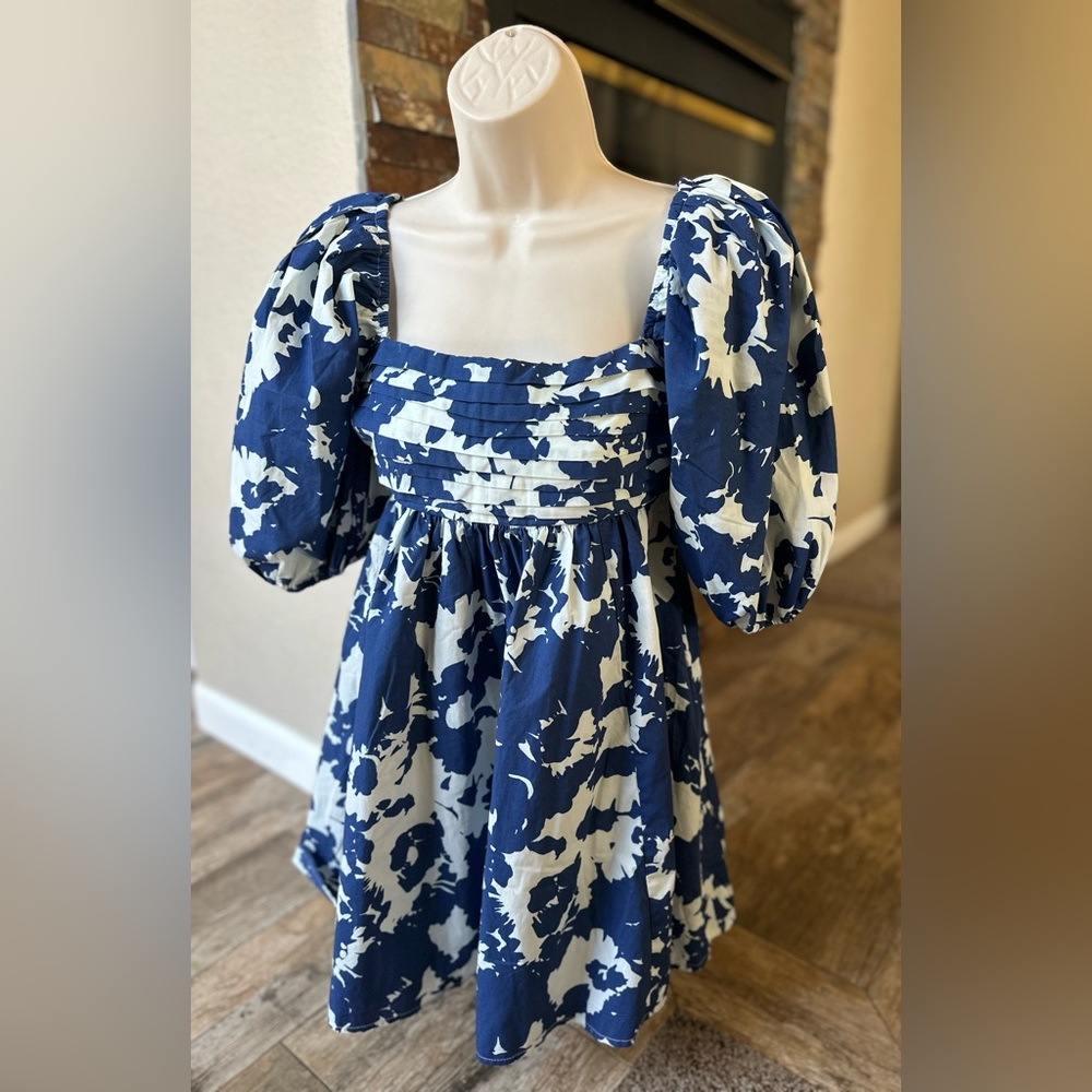 Abercrombie & Fitch Emerson Poplin Puff Sleeve white & blue floral mini dress